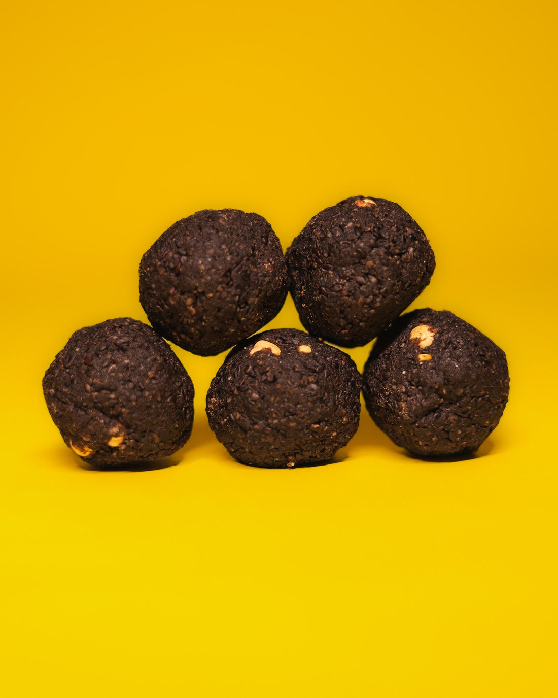 Ellu Laddu – The Ancient Sesame Sweet That Strengthens Bones & Boosts Energy Naturally